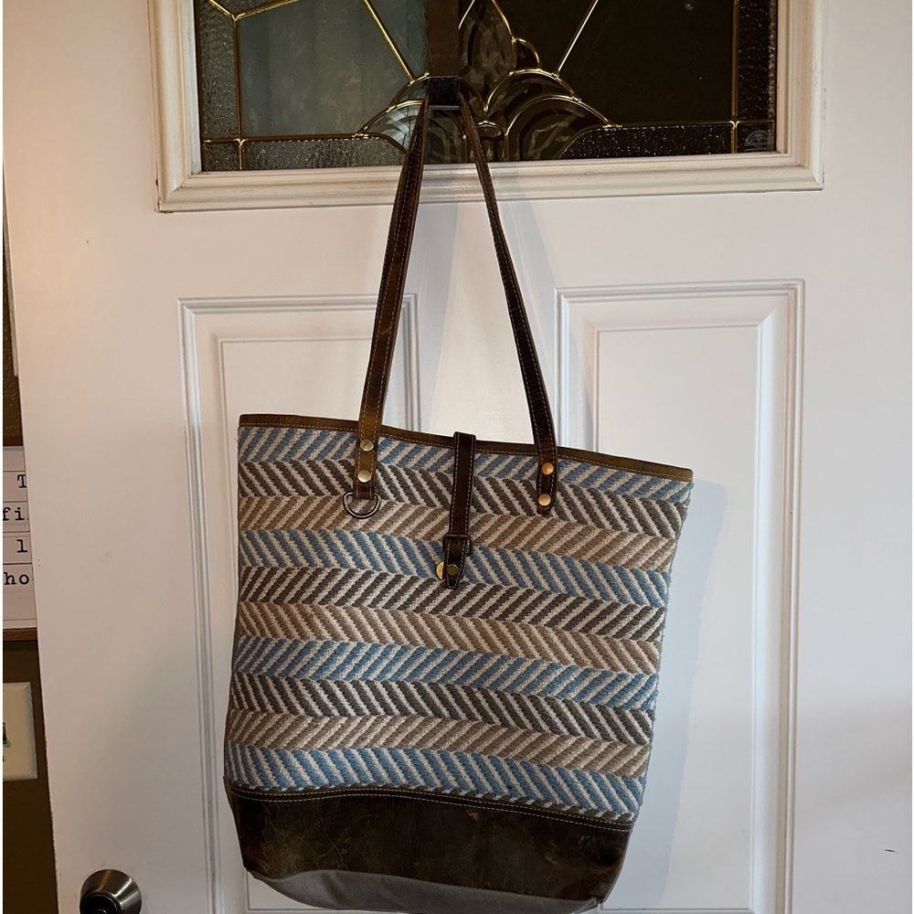 Myra bag